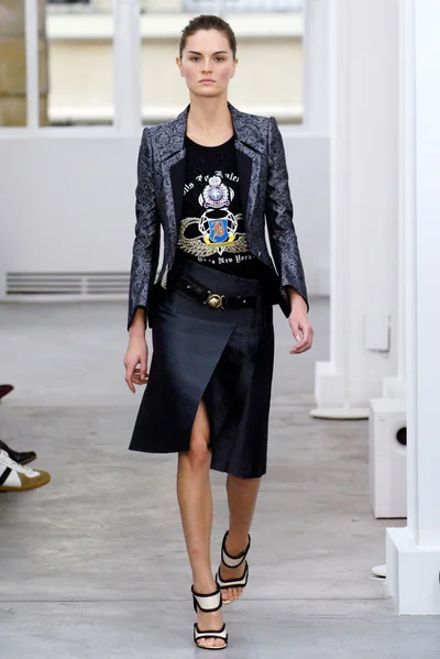 Look 10